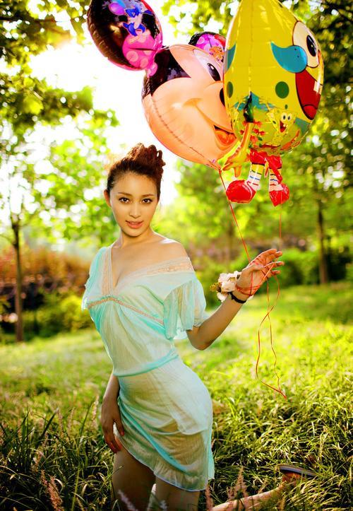 甘婷婷和谁长得像