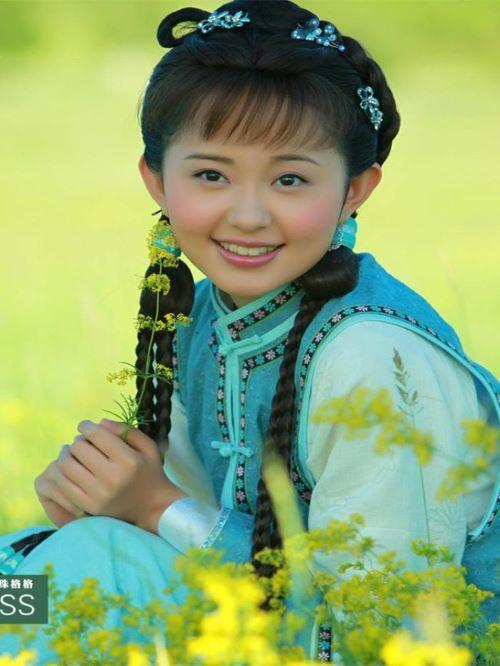 新还珠格格女主角叫什么名字