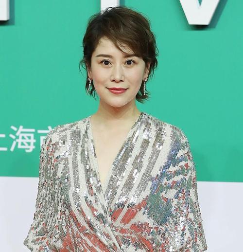 海清的头发是不是很少
