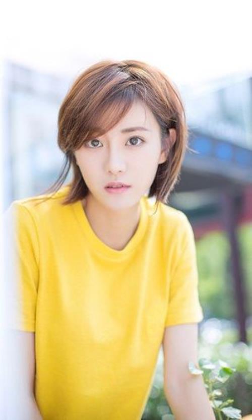 牟星在火凤凰里演的谁