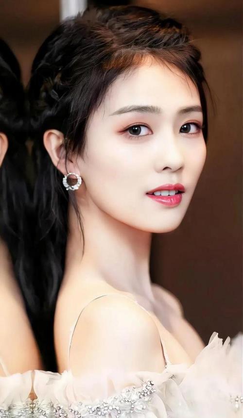 白鹿是顶流吗