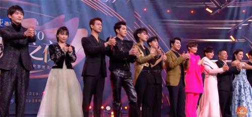 微博之夜黄晓明为什么能坐c位