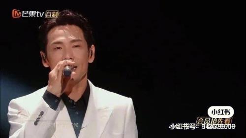 杜德伟的不走里的女声是谁唱