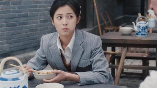 小说薄冰里面有春羊吗