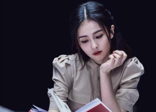 白鹿怎么从网红变成明星的