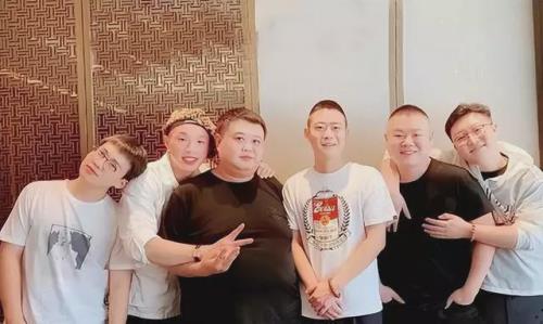 张鹤伦在北京有房子吗