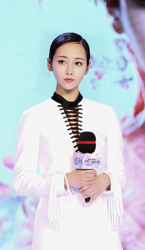 李纯王鸥的区别