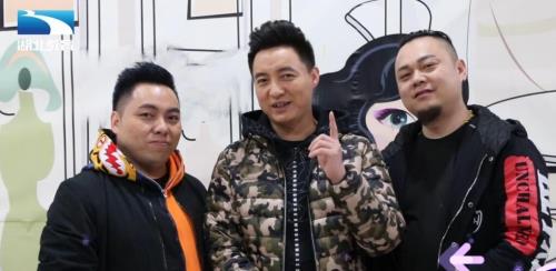 唱民歌的王飞哪年出生的
