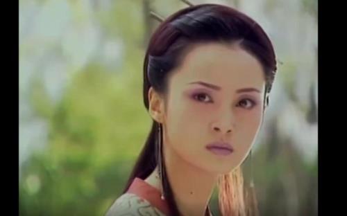 蒋勤勤版白发魔女何鄂华结局