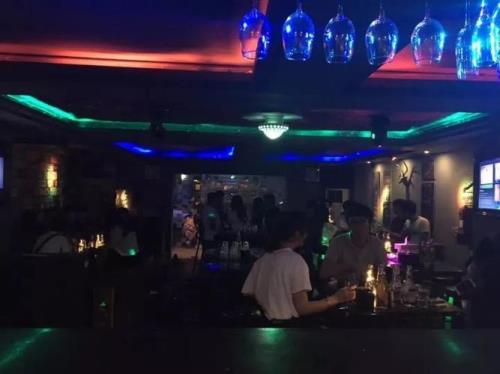 救姜刑警片尾酒吧音乐叫什么