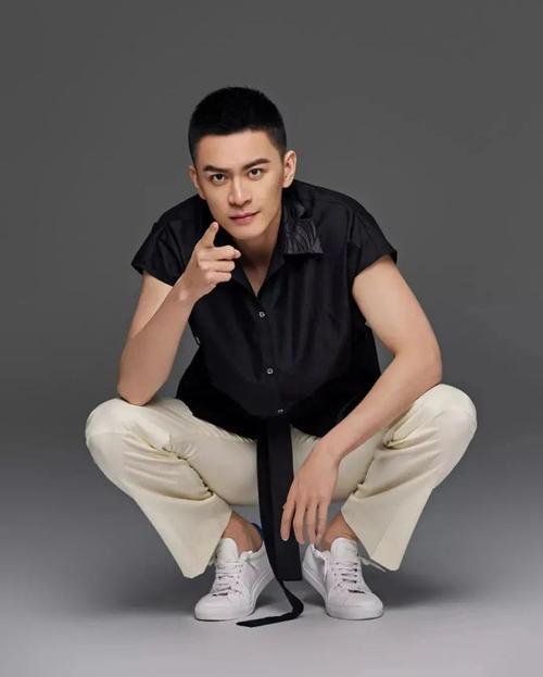 杨鸣和杨舒予是亲戚吗