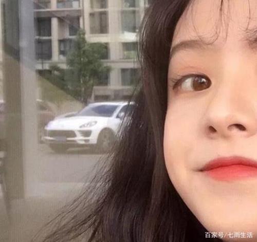 女孩对我有好感为什么拿手指我