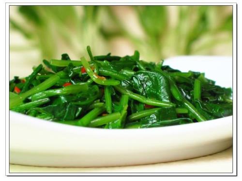 三丝拌菠菜花样做法