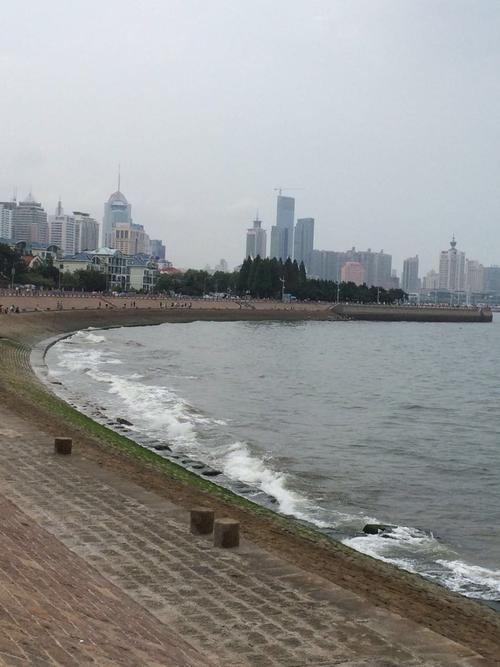 青岛机场离哪个海边近