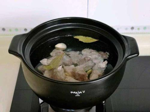 养胃堂的盐排骨汤是怎么做的