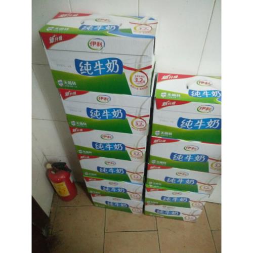 超市伊利牛奶十元一箱安全吗