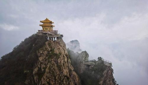 老君山坐落在哪个省市