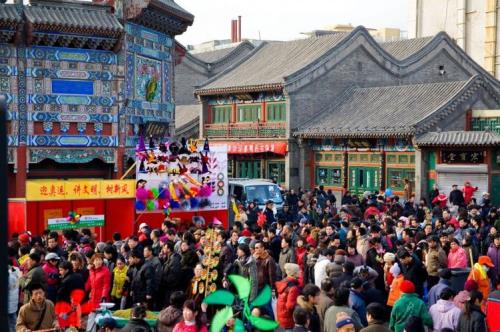 参加庙会要带什么