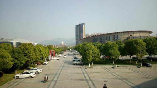 浙江省义乌市有海吗