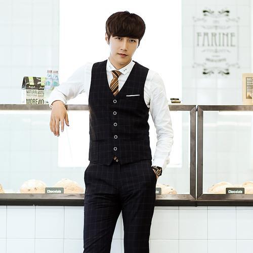 男生西装马甲怎么搭配