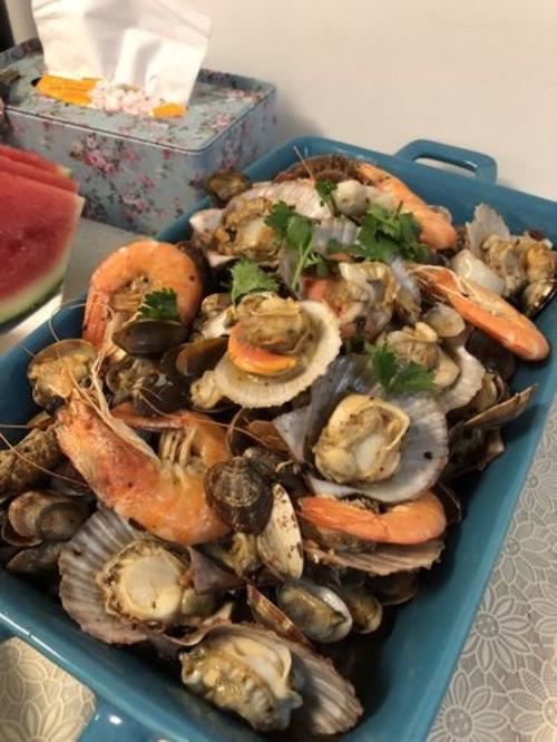 蒜蓉海鲜大杂烩一锅炖的做法