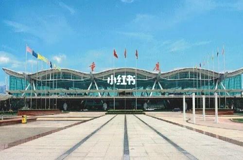 重庆江北机场到哪个火车站最近