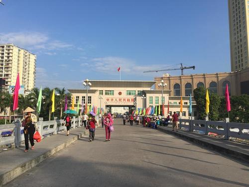 东兴到越南旅游需要办什么手续