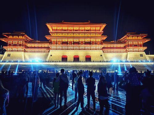 应天门灯光秀下雨天开吗