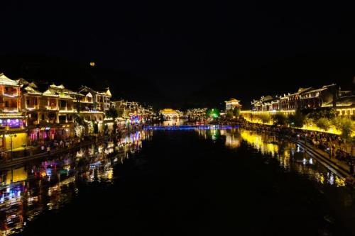 凤凰古城夜景如何拍照