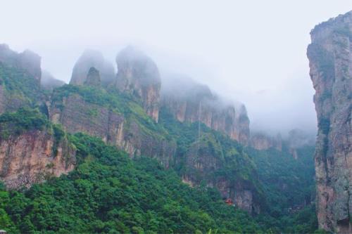 灵峰和灵岩哪个更值得去