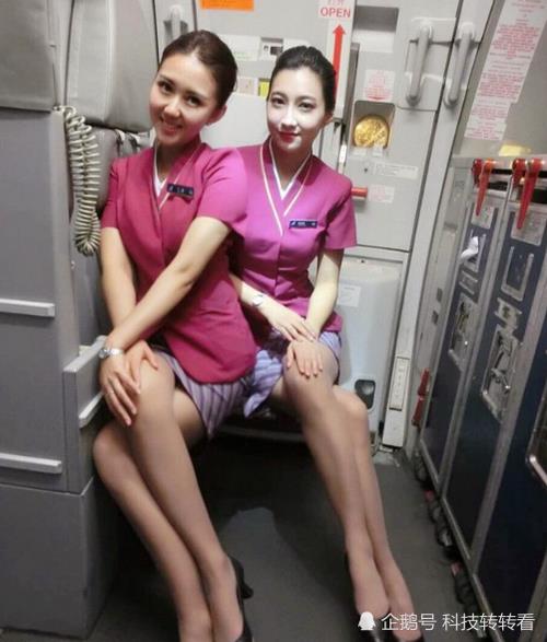 什么位置可以和空姐对坐