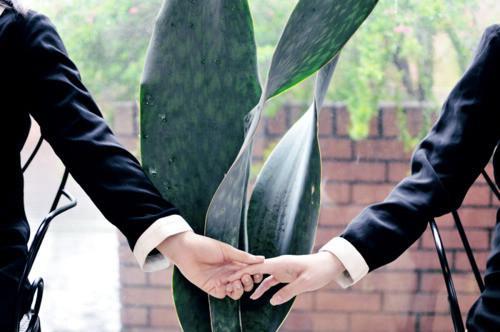 约会不让牵手该放弃吗