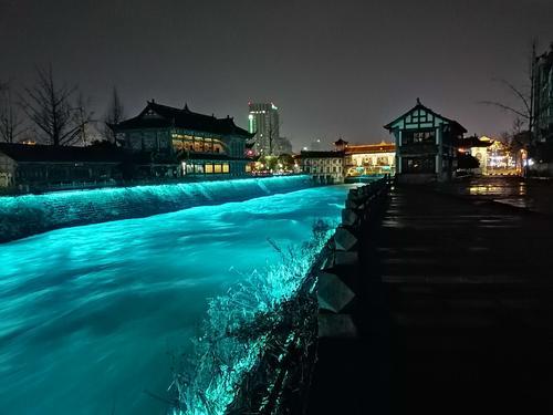 都江堰夜景几点开灯