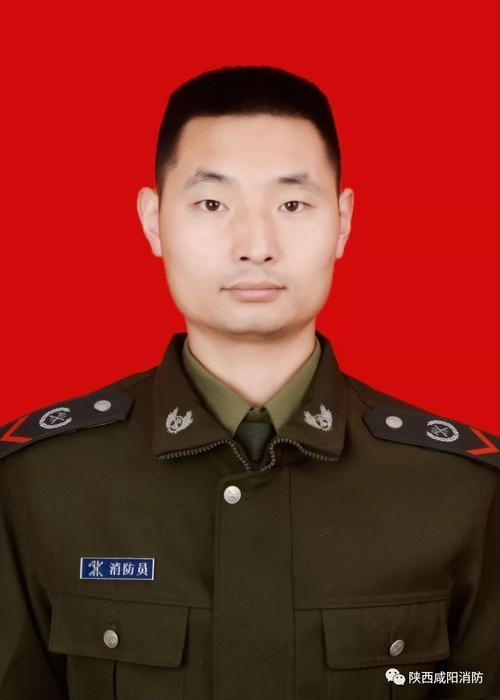 合同制消防员可以服役多少年啊