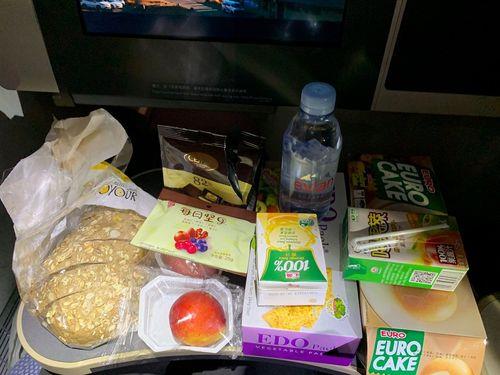 在飞机上可以吃零食吗