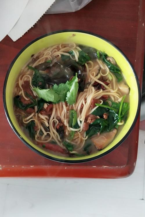 正宗羊肉炝锅面做法