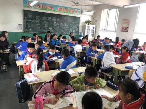 西安小学生早上上课时间