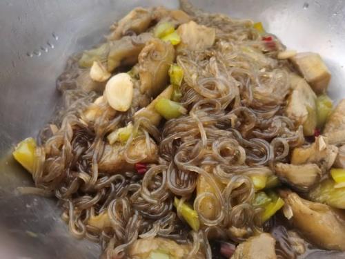 鱼炖茄子粉条的家常做法