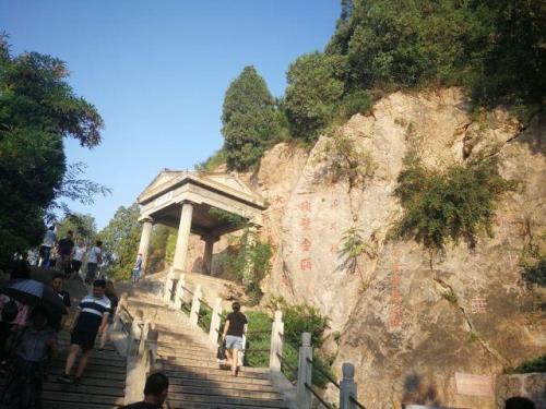 早上6点爬骊山要门票不