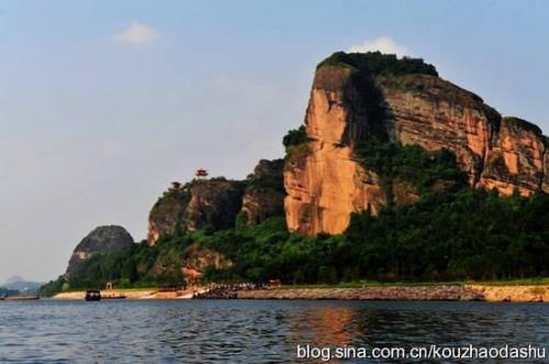 龙虎山离赣州市有多远