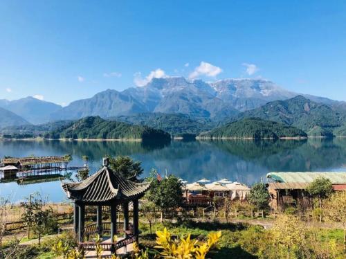 瓦屋山为什么叫桌山
