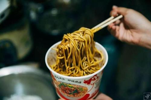 驻马店早上吃热干面吗
