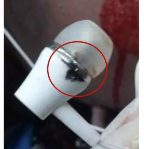 耳机会漏电嘛