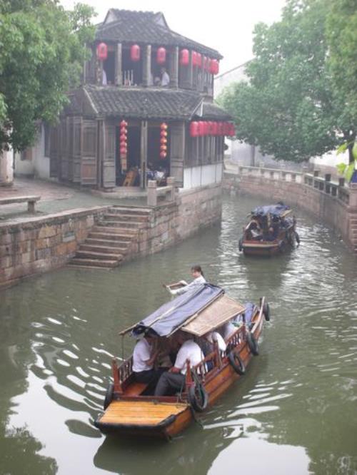周庄和同里哪个比较好
