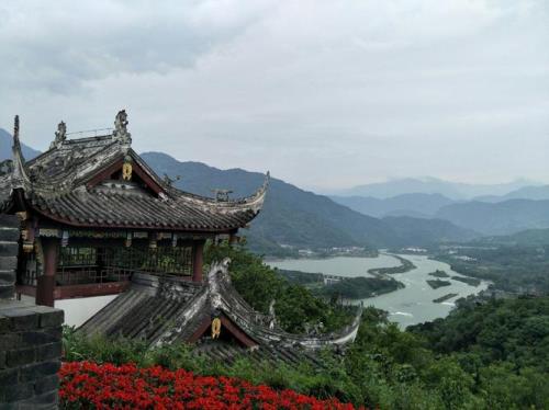 青城山都江堰一天可以吗