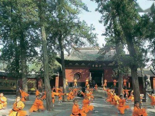 清明上河园到少林寺多少公里