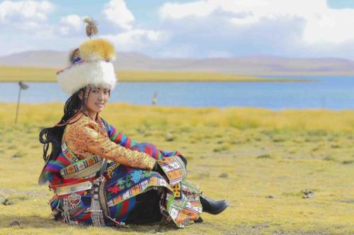西藏10度左右穿什么衣服