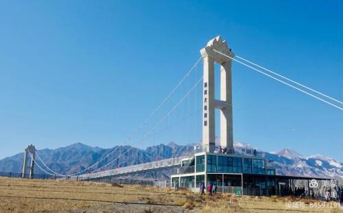 独库大玻璃桥修建时间