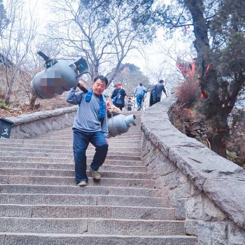 泰山山顶有索道吗