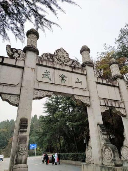 武当山当地有什么好玩的地方